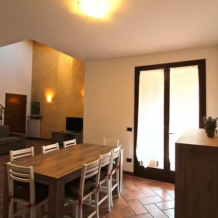 Apartamento Il Rustico Sul Lago Peschiera del Garda