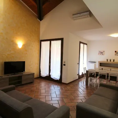 Apartamento Il Rustico Sul Lago Peschiera del Garda