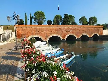 Il Rustico Sul Lago Apartment *
